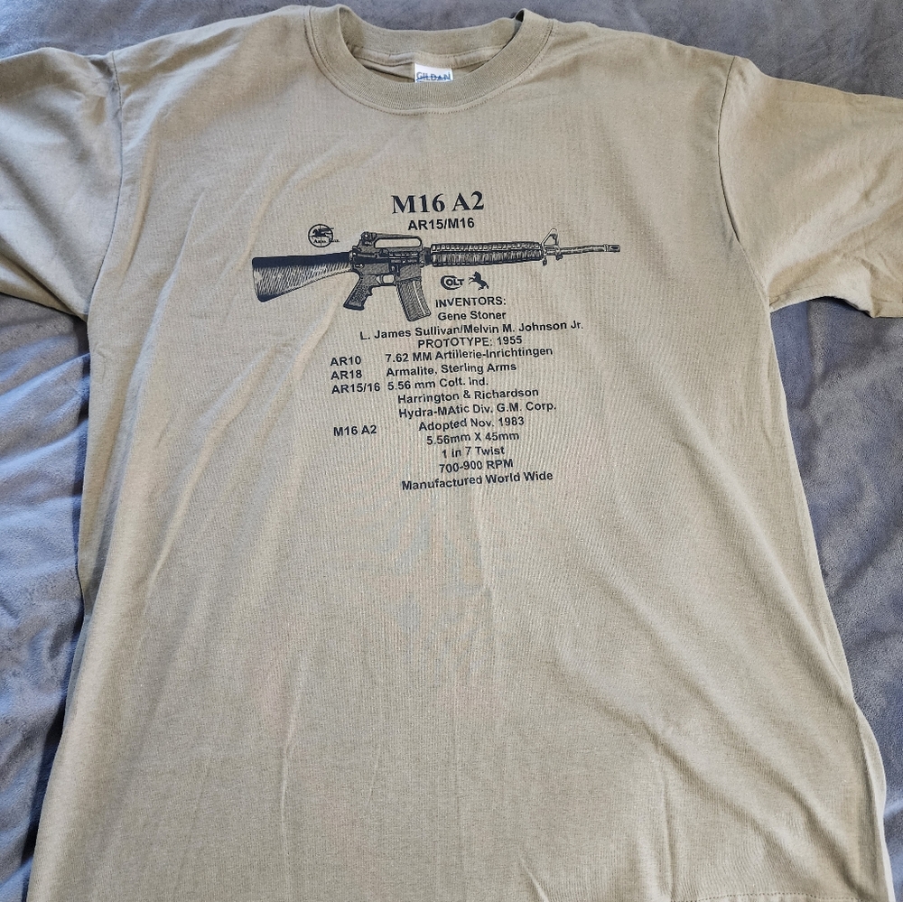 M16 A2 AR15/M16 T-SHIRT